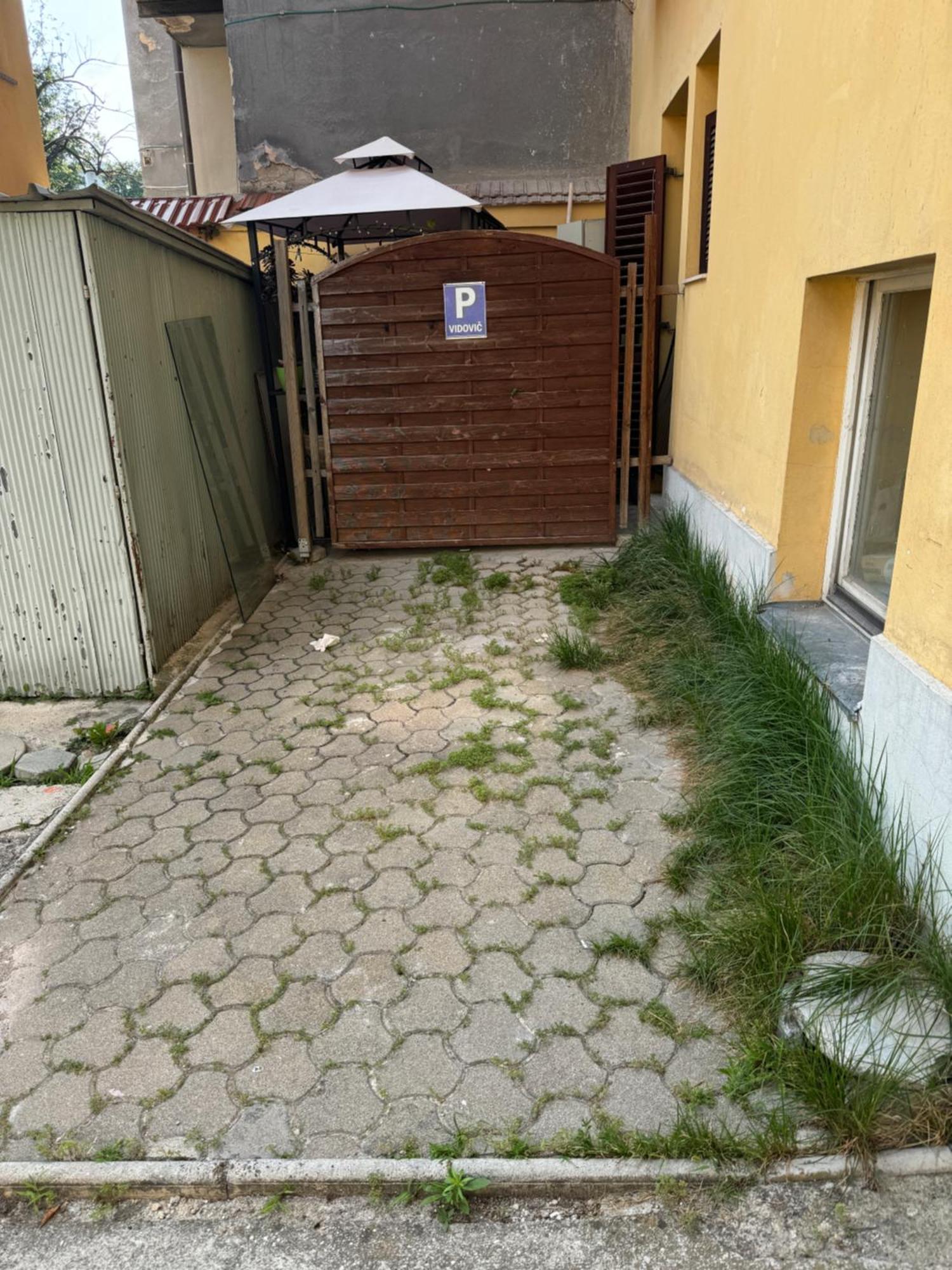 Beerpartment With Parking Leilighet Ljubljana Eksteriør bilde